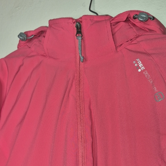 Free Country Woman Bright Pink Raincoat - Picture 2 of 13